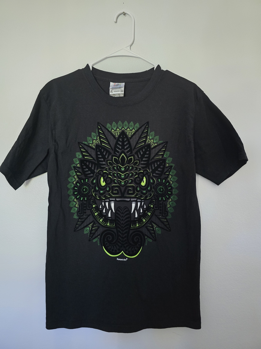 Karani Art Men's T-Shirt Size Medium Kukulkan Mexican Design Top Black Dragon